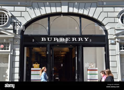 burberry covent garden number|Burberry Shops In London: Where British Heritage .